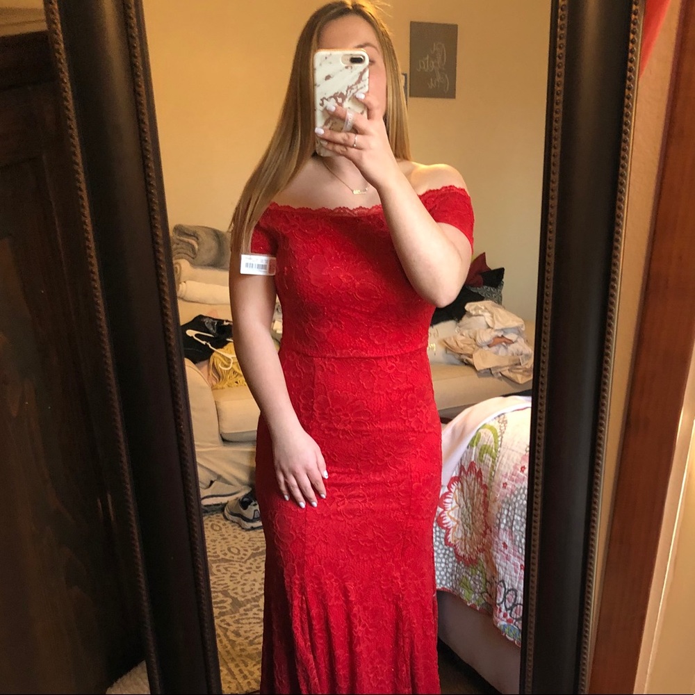 Floor length banquet dress!